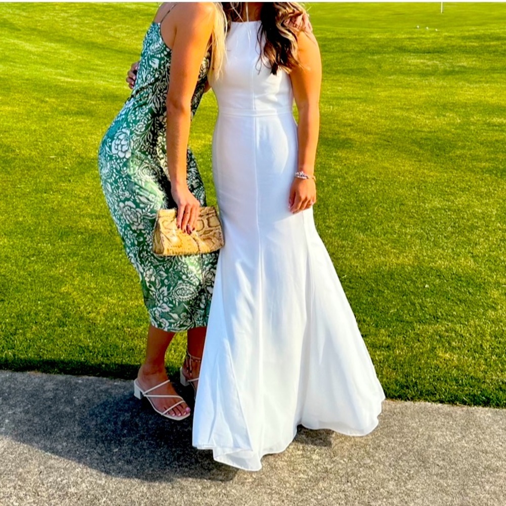 White key hole dress with slit